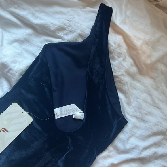 Fabletics One shoulder navy bodysuit - Picture 5 of 7